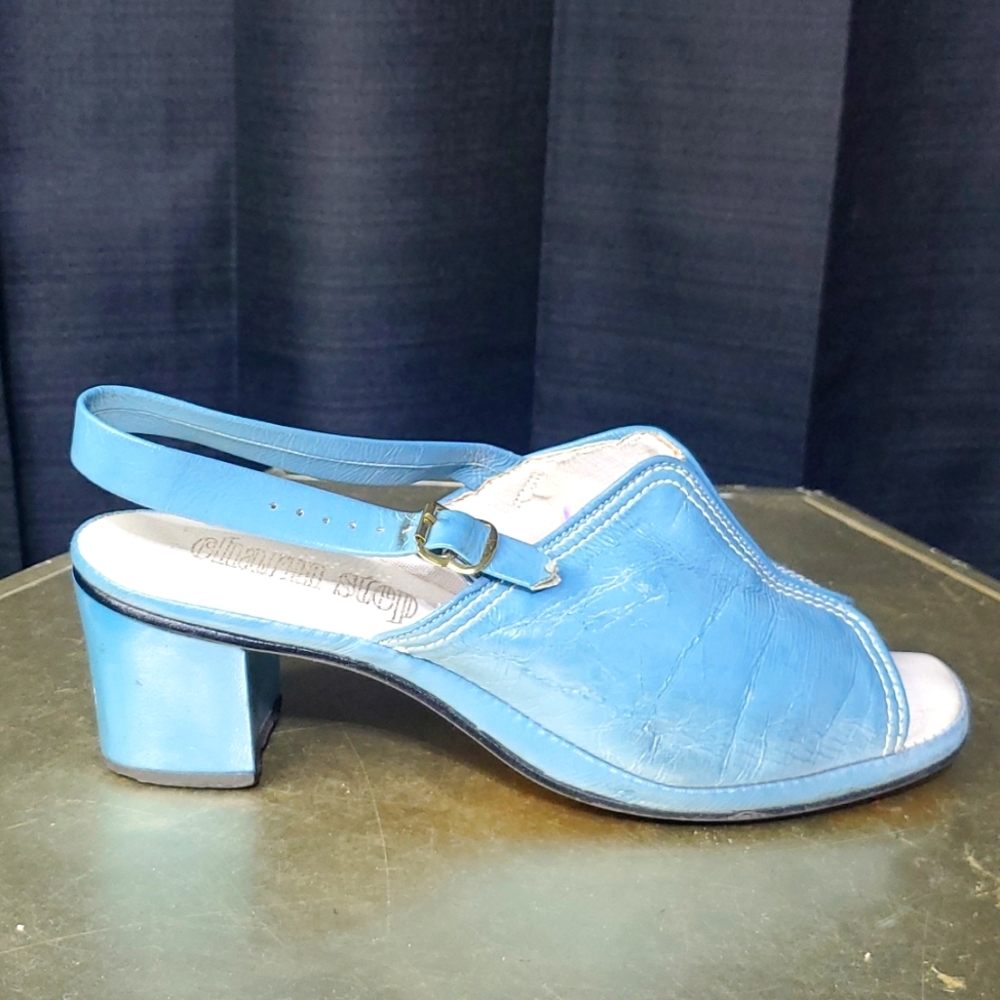 Vintage blue heeled sandal